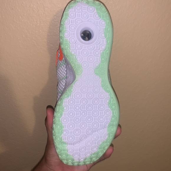 Paul George 4’s Gatorade - Picture 7 of 9